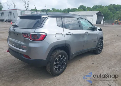 2019 Jeep Compass Trailhawk 4X4 z USA, uszkodzony, nr VIN 3C4NJDDB9KT739654